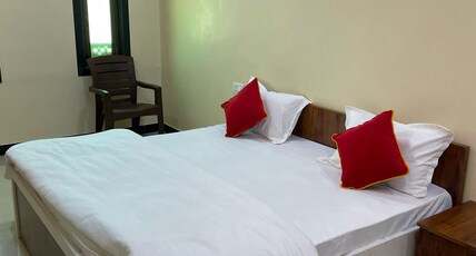 Girdharpalace Room Type - Bedroom 6
