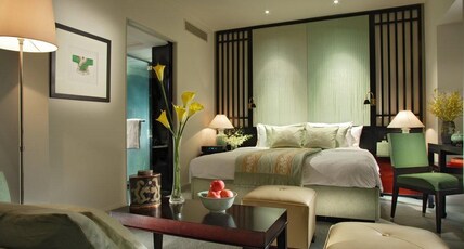 Orchard Hotel Singapore Room Type - Signature Premier King with Bathtub
