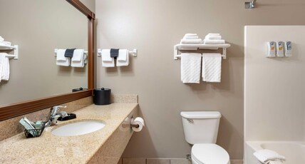 Best Western Wheatland Inn Room Type - Suite-1 King Bed, Non-Smoking, Downstairs, One Queen Murphy Bed, Full Kitchen, Full Breakfast