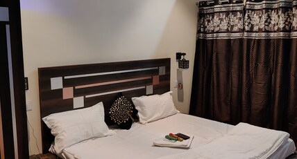 Keshav Hotel Room Type - AC Superior Room