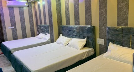 Prabharaj Inn/ Walking Distance To Ram Mandir Room Type - Family Room 