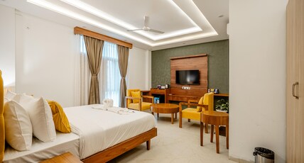 Lime Tree Hotel Near India Expo Mart Greater Noida Room Type - Superior King Room With Free Wi-Fi
