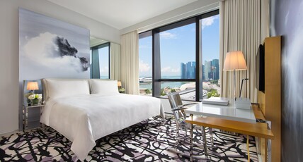 JW Marriott Hotel Singapore South Beach Room Type - Premier Room, 1 King Bed, Non Smoking, Marina Bay View