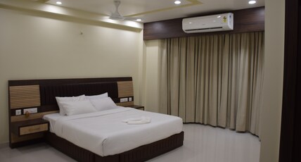 Golden Gleam Resorts Room Type - PREMIUM KING BED