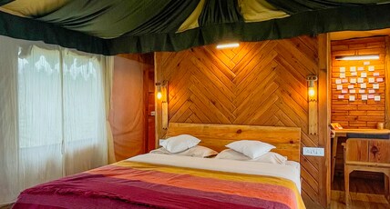 Dug Dug Camps Room Type - Deluxe Swiss Glamp 1
