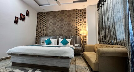 Hotel Geeta Garden Room Type - Premium Room