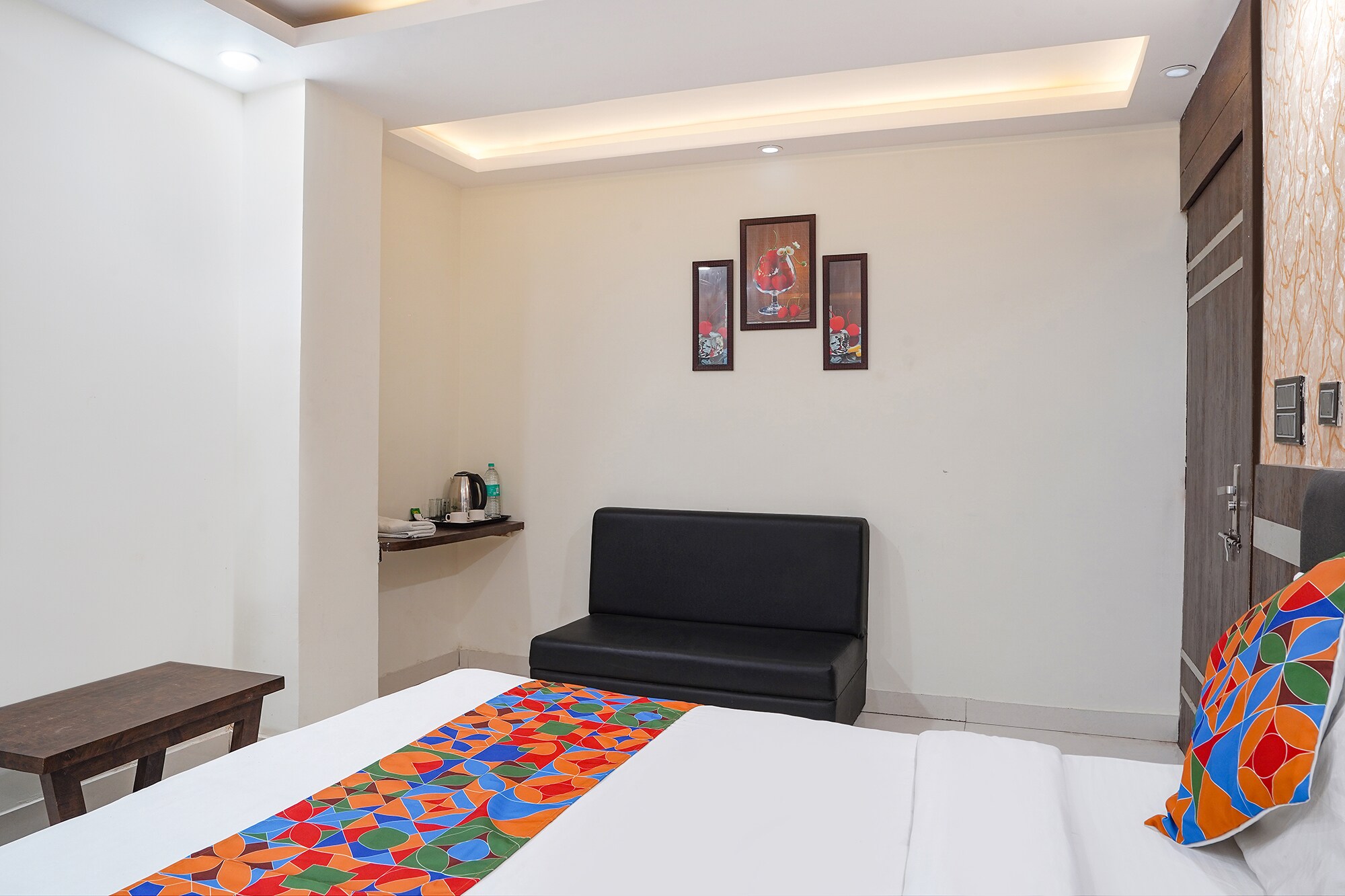 FabHotel Jalsa DLX - Tap to explore photos