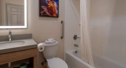 Candlewood Suites BAYTOWN Room Type - 1 Queen Bed 1 Bedroom Suite