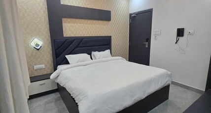 KASHI GANGA INN Room Type - Deluxe AC Room