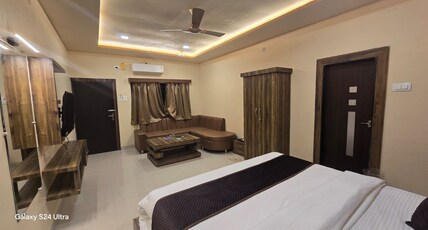 Midway Treat Room Type - Luxury Room with Balcony and Garden View Midway Treat Room Type - Luxury Room with Balcony and Garden View