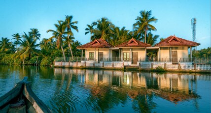 Munroe Island Lake Resort Room Type - Deluxe Lake view room
