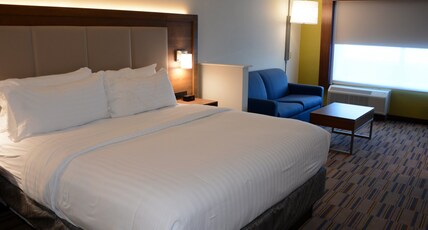 Holiday Inn Express & Suites PITTSBURGH - MONROEVILLE Room Type - 1 King Standard Communications Accessible Holiday Inn Express & Suites PITTSBURGH - MONROEVILLE Room Type - 1 King Standard Communications Accessible