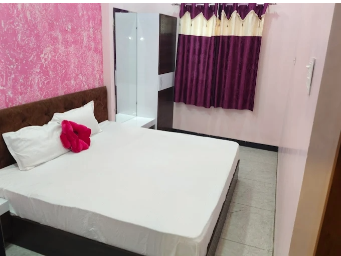 Anant Home Stay - Tap to explore photos