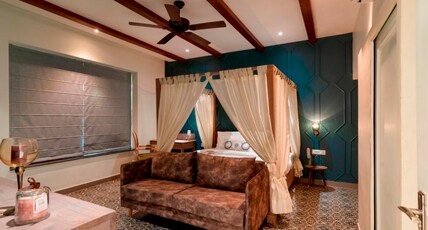 Jaipur Bungalow Room Type - Wooden Craft - Days Of Yore
