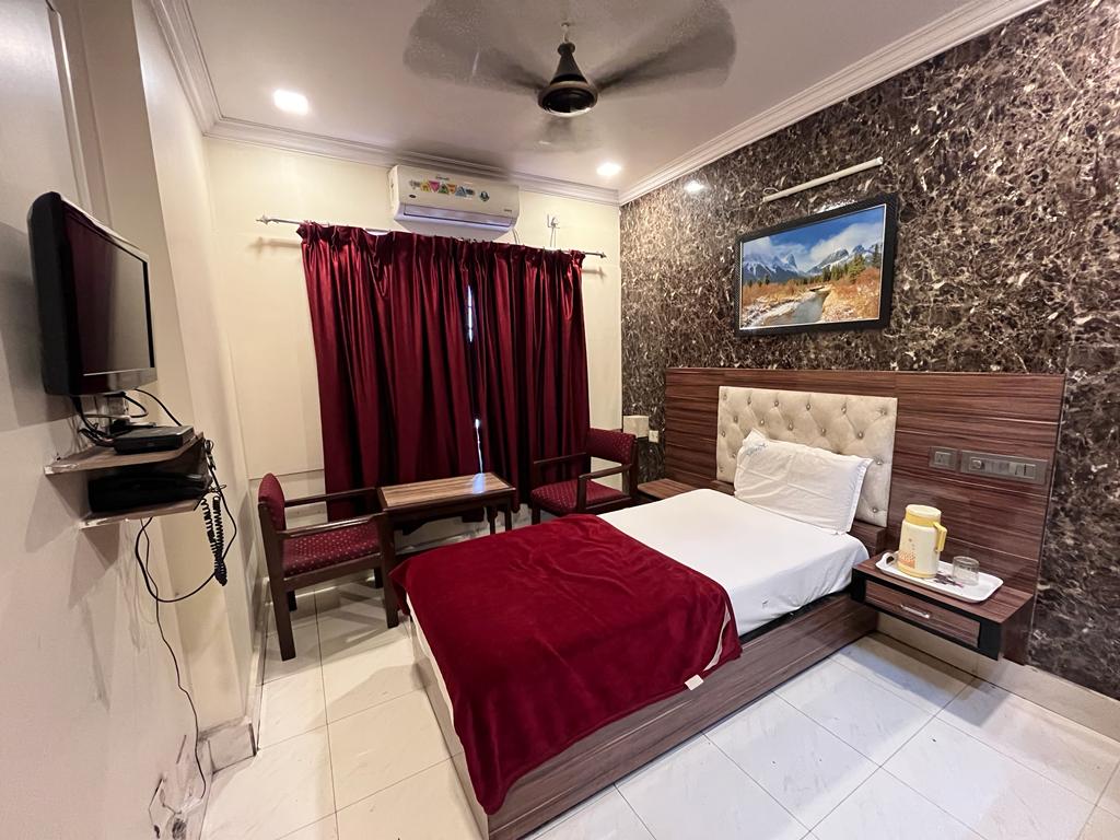 Hotel Konark Inn - Tap to explore photos