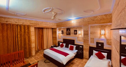 Hotel Auli D Room Type - Premium  Room Mountain View Balcony Room