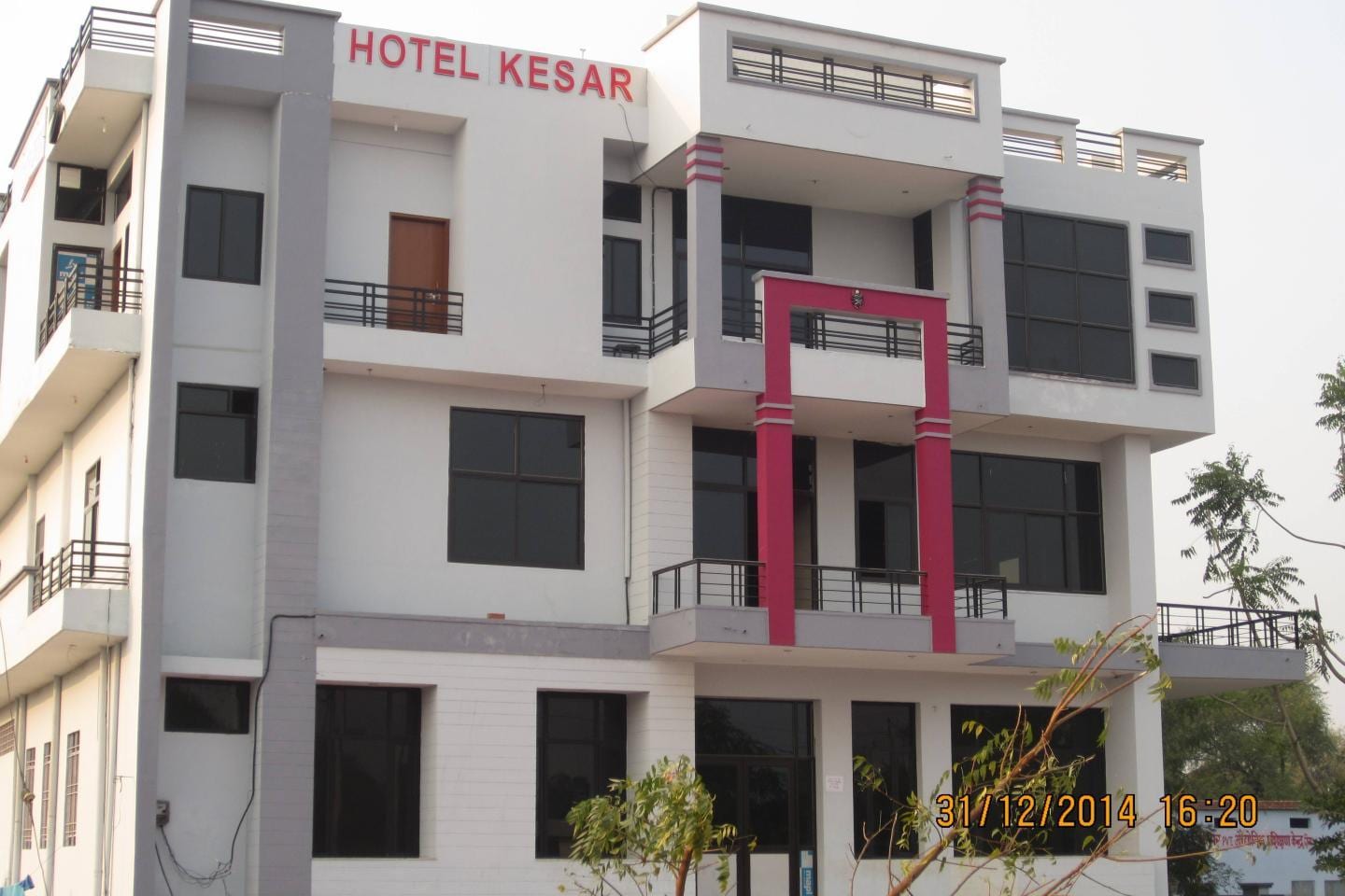 Hotel Kesar Palace - Tap to explore photos