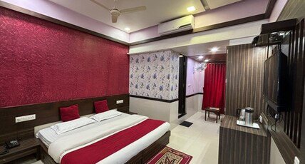 SARASWATI ( Pure Vegetarian ) - A COMPLETE FAMILY HOTEL Room Type - Deluxe Non AC Room SARASWATI ( Pure Vegetarian ) - A COMPLETE FAMILY HOTEL Room Type - Deluxe Non AC Room