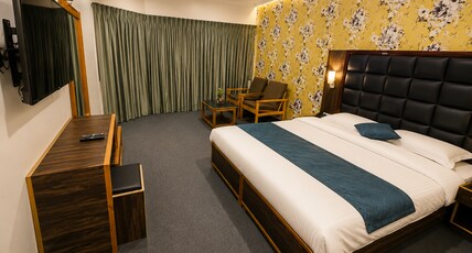 Kashmir Holiday Resort Room Type - Premier Room - City View