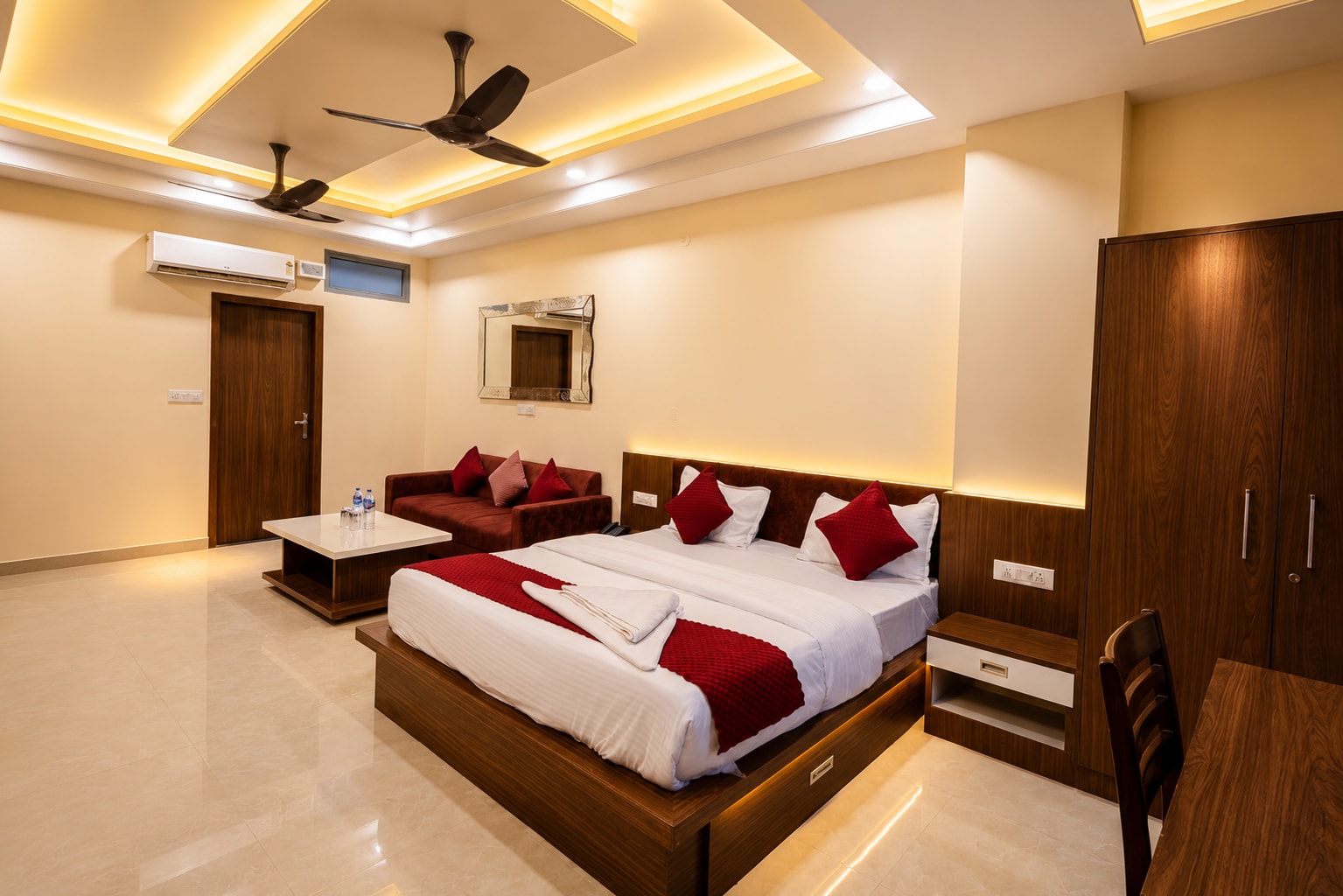 Hotel Jaipur Shertone - Tap to explore photos
