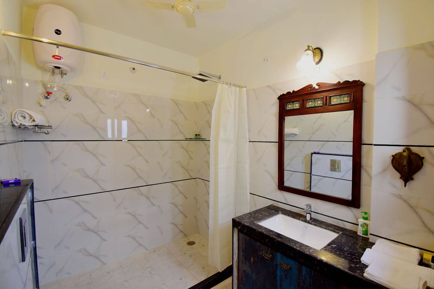 Padlia House - Tap to explore photos