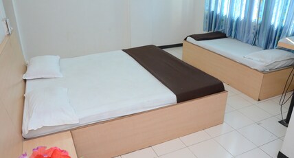 Hotel Rahi Room Type - Deluxe Triple NON AC Hotel Rahi Room Type - Deluxe Triple NON AC