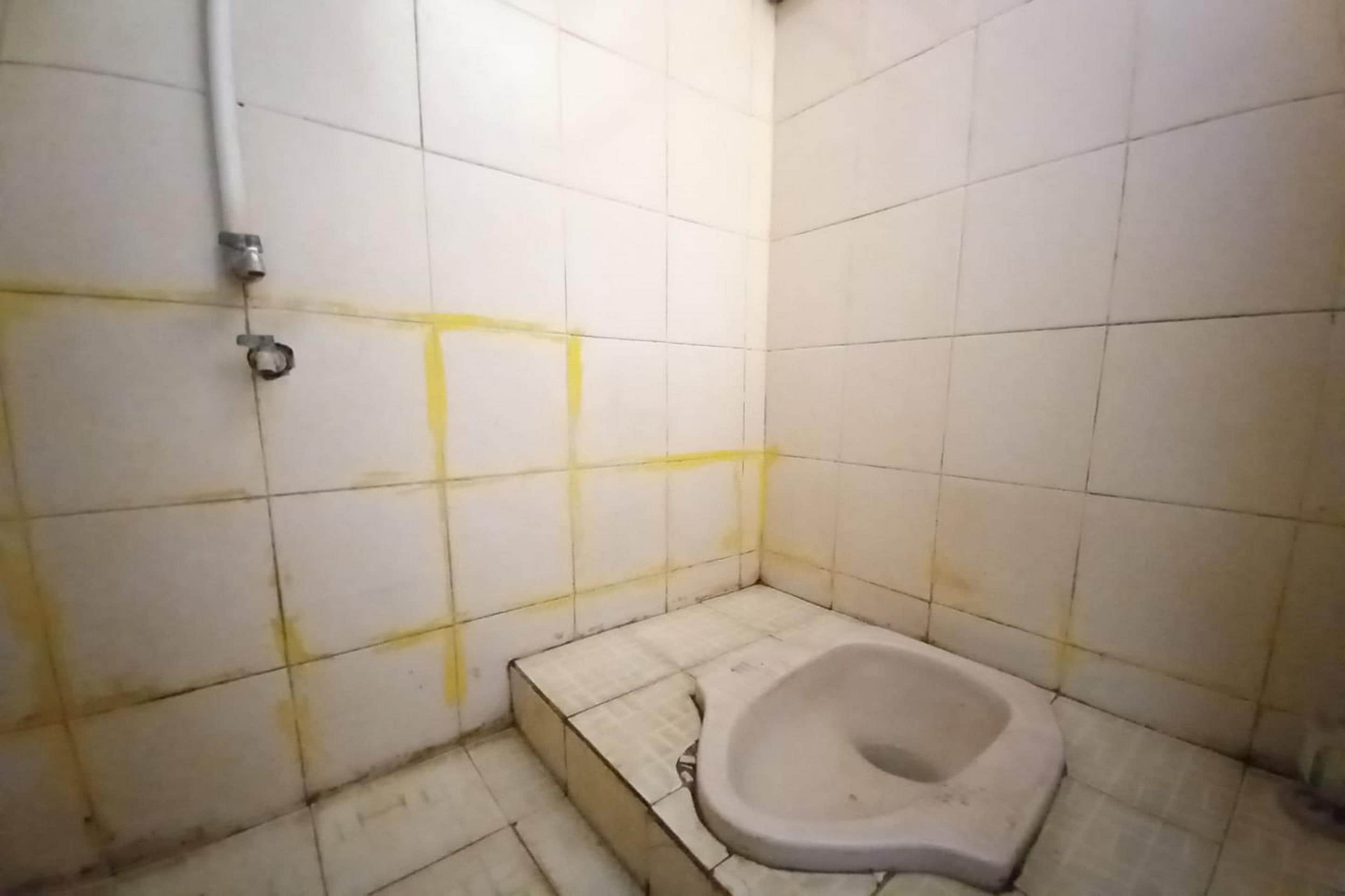 Hotel O Blio Guest House Syariah - Tap to explore photos