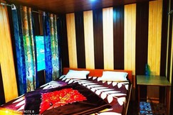 Pocket Pine Kanatal