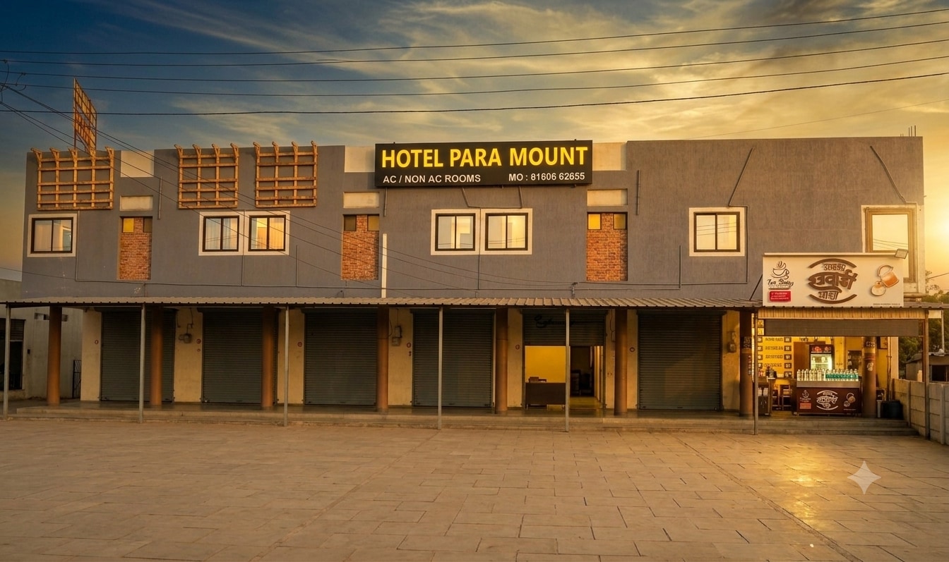 Hotel Paramount - Tap to explore photos