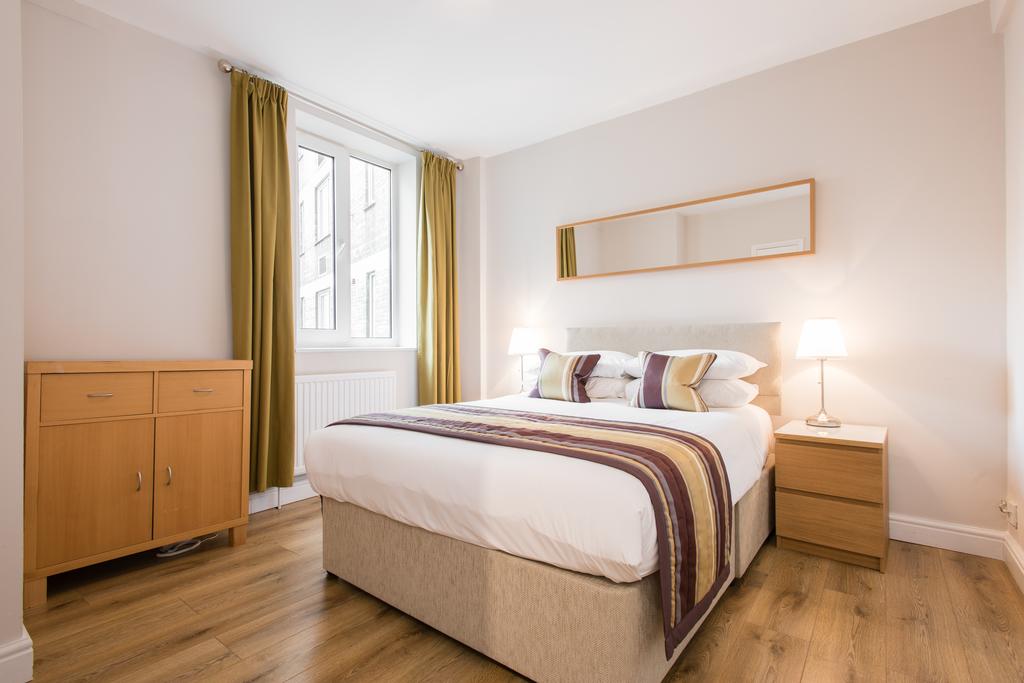 Chelsea Cloisters Serviced Apartments - Tap to explore photos