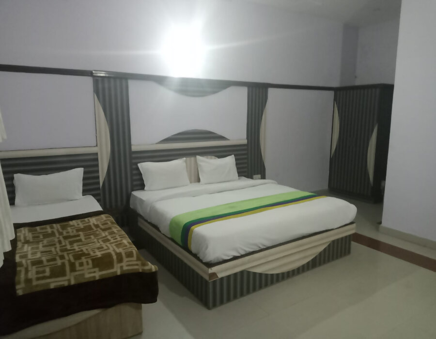 Hotel Swami Palace - Tap to explore photos