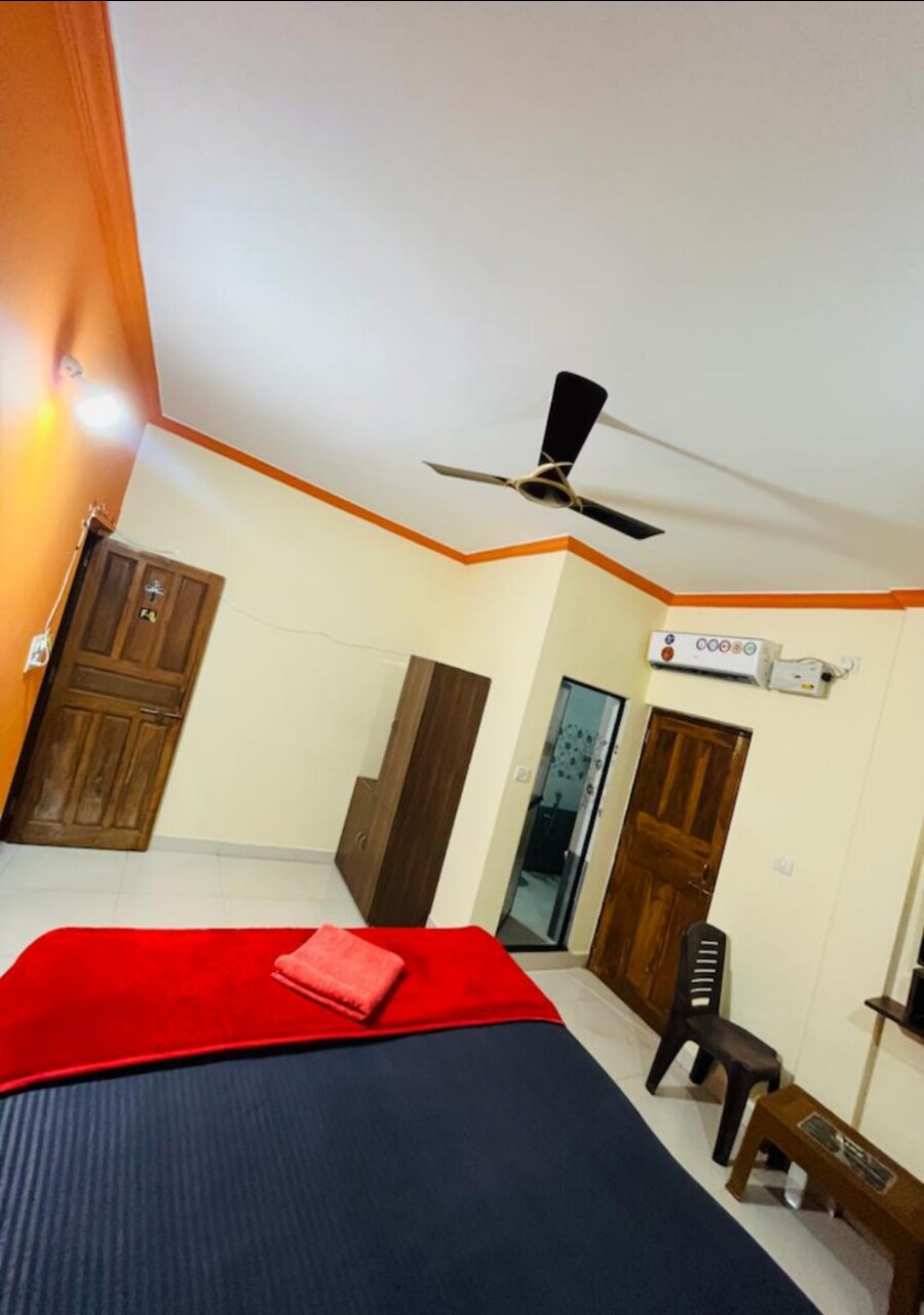 Ocean breeze home stay - Tap to explore photos