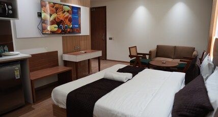 ARISTO GRAND SELECT GOLF COURSE ROAD Room Type - Luxury Room With Bathtub