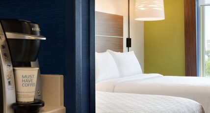 Holiday Inn Express and Suites Middletown Room Type - 2 Queen Standard Communications Accessible