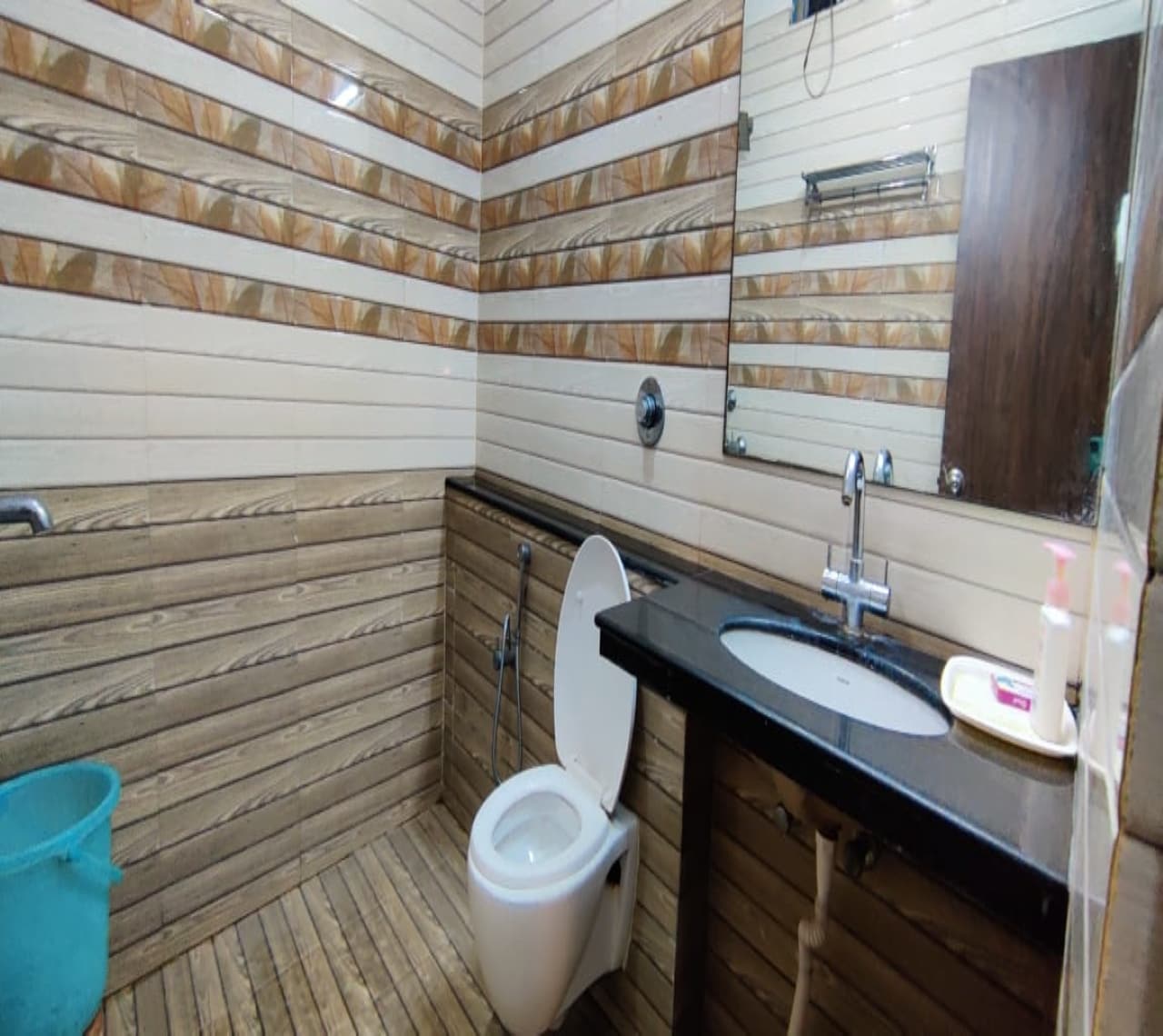 Hotel Saket Heritage - Tap to explore photos