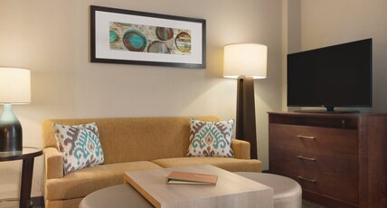 Homewood Suites by Hilton Calgary Downtown Room Type - 1 KG STUDIO SUITE NS VIEW