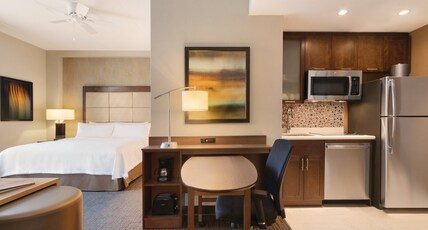 Homewood Suites by Hilton Calgary Downtown Room Type - 1 KING STUDIO SUITE NOSMOK