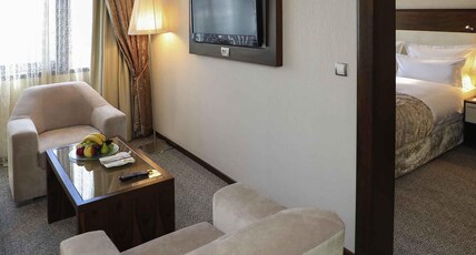 M Room Type - Junior Suite with King-Size Bed and Sofa lane side, separate living room Jacuzzi