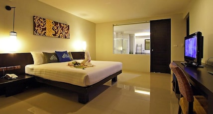 Palmyra Patong Resort Room Type - Suite Room (7th Floor) with Bathtub Palmyra Patong Resort Room Type - Suite Room (7th Floor) with Bathtub