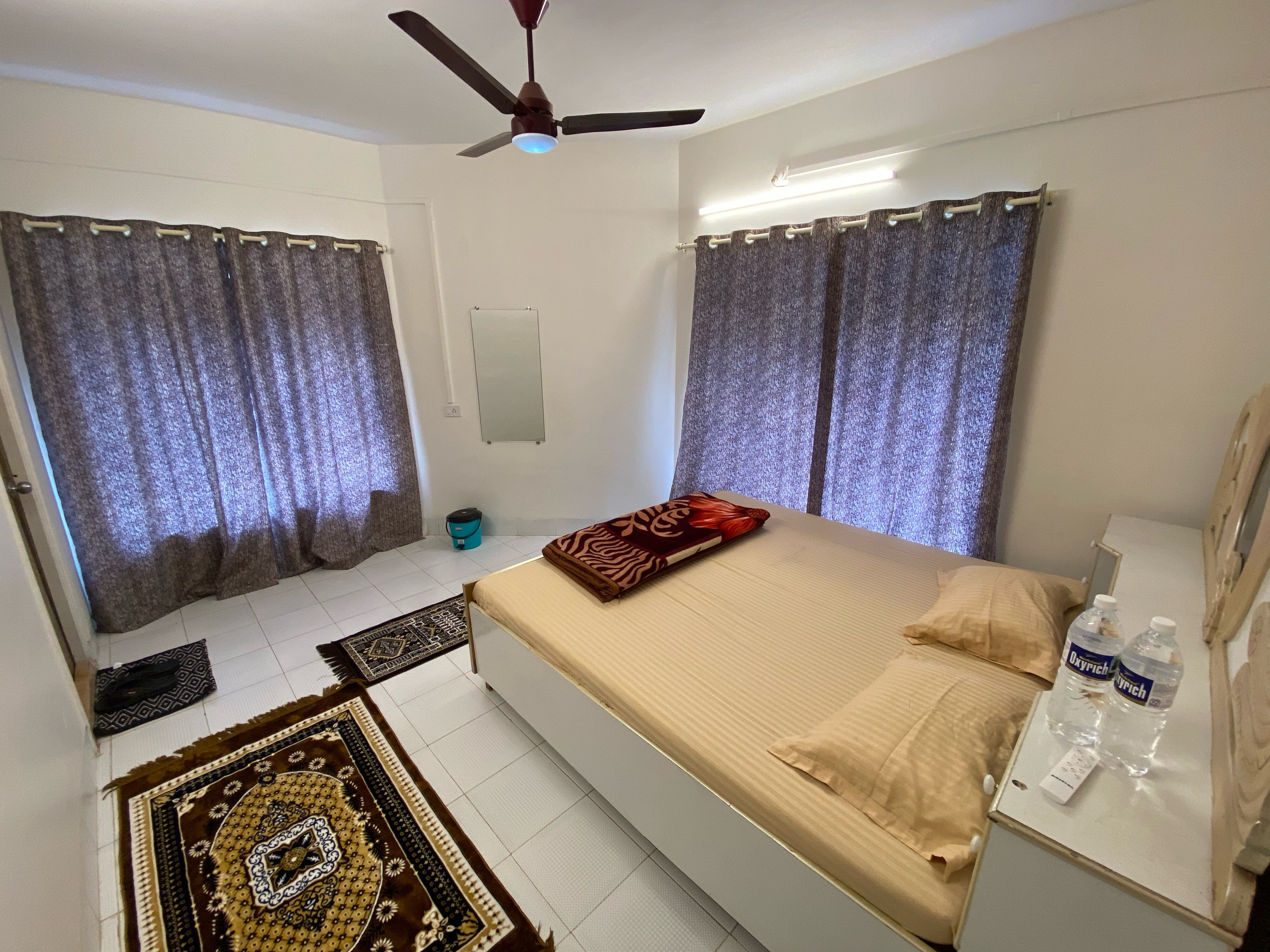 HOLIDAYFUNDA Homestay Khatri Bungalow - Tap to explore photos