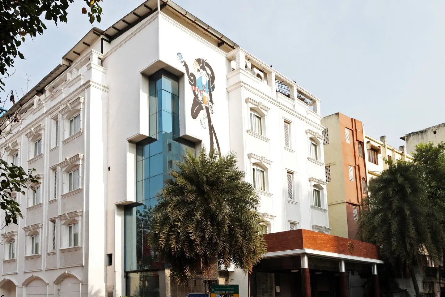 Brownstar Boutique Hotel - Tap to explore photos