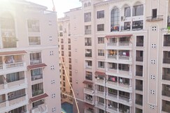 Spanish Apartment Zoo Road