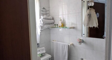 OYO Wynnstay Hotel Room Type - Standard Twin Room