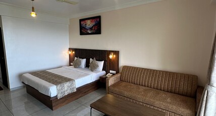 Glen View Hotel Room Type - Tulip Room with Balcony (1st Floor with Valley View)