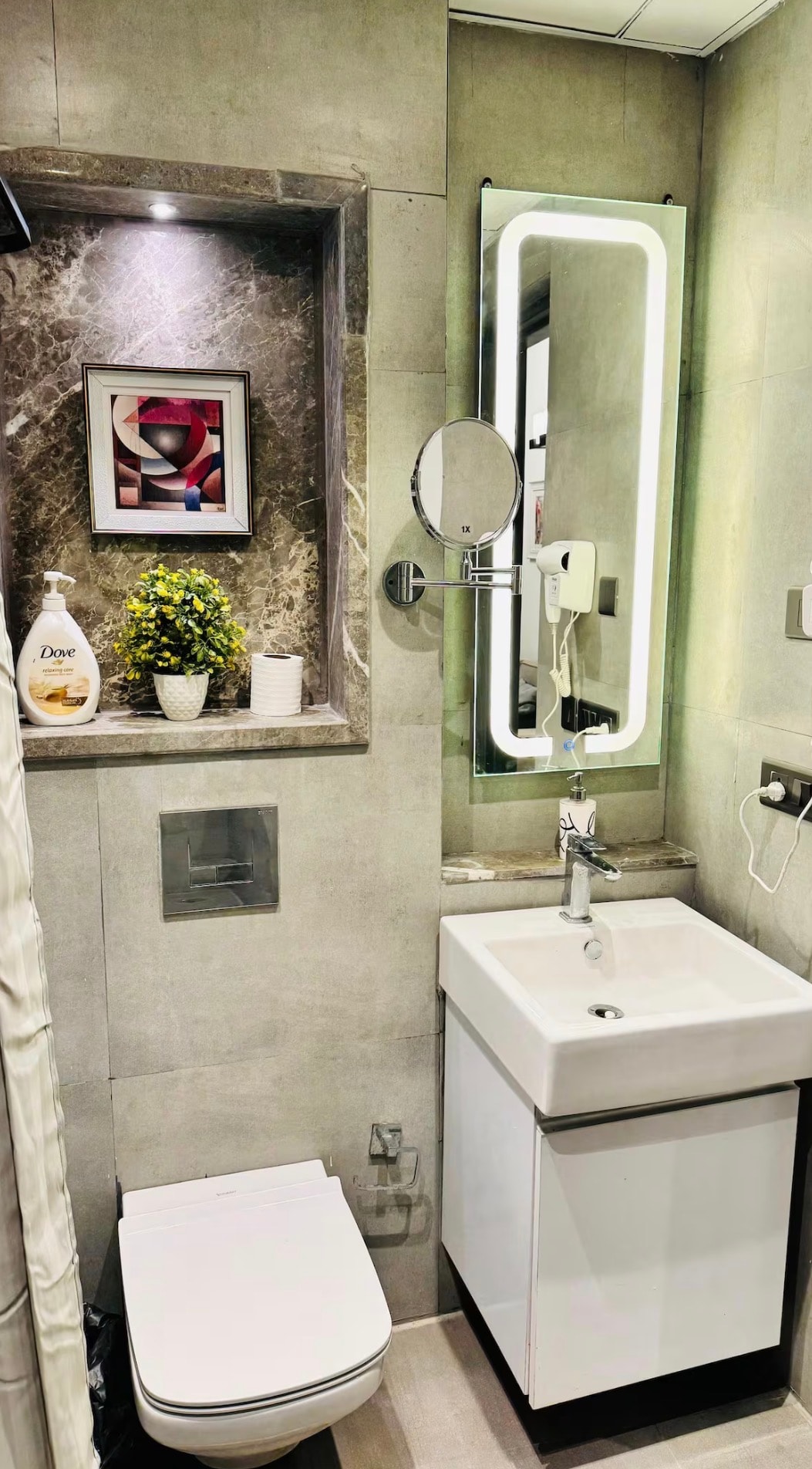 37th Floor Luxury Evening Stay At Supernova Noida - Tap to explore photos