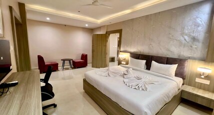 HOTEL AIRPORT VIEW Room Type - Royal Suite