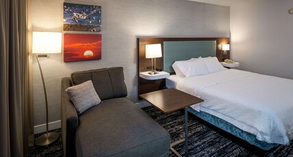 Hampton Inn Long Island / Commack Room Type - 1 KING BED NONSMOKING