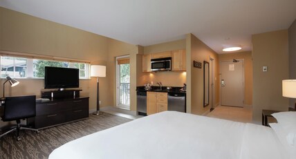 Hilton Whistler Resort & Spa Room Type - KING STUDIO W/BALCONY