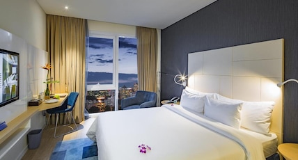 Liberty Central Saigon Riverside Hotel Room Type - Executive Double or Twin room with City view Liberty Central Saigon Riverside Hotel Room Type - Executive Double or Twin room with City view