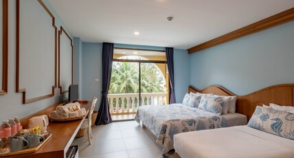 ROYAL PINEAPPLE HOTEL | A Welcome to Wealth and Good Fortune Room Type - Triple Pool View